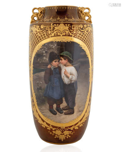 A ROYAL VIENNA STYLE PORCELAIN VASE, 'EIN GEHEIMNIS', PAINTE...