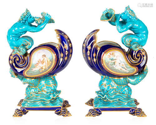 A PAIR OF SEVRES STYLE COMPOTES, EARLY 20TH CENTURY