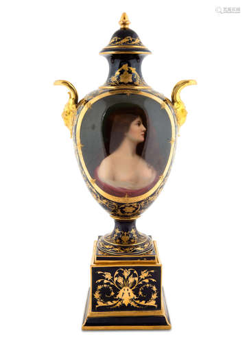 A BERLIN PORCELAIN VIENNA STYLE PORTRAIT VASE OF EPANOUISSEM...