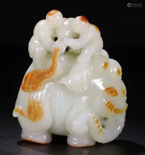 HETIAN JADE SEED CARVED ELEPHANT PENDANT