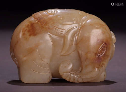 HETIAN JADE CARVED ELEPHANT PENDANT