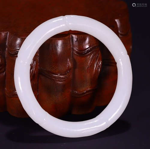 HETIAN JADE CARVED BANGLE