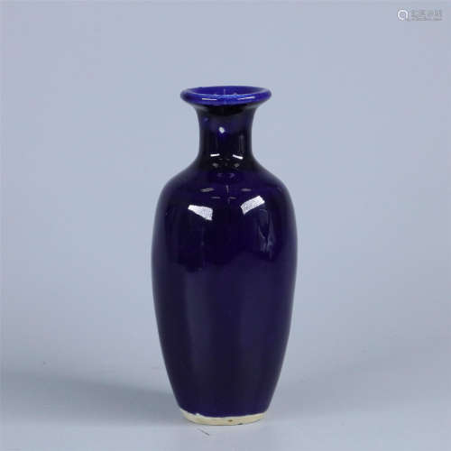 清早期 茄皮紫釉柳叶瓶