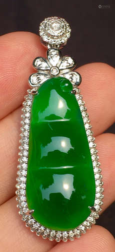 ICY GREEN JADEITE PEA PENDANT