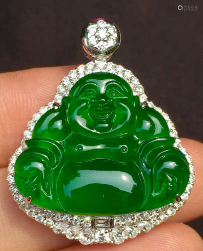 ICY GREEN JADEITE BUDDHA PATTERN PENDANT