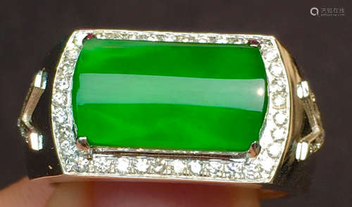 ICY GREEN JADEITE FINGER RING