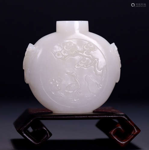 HETIAN JADE BEAST PATTERN SNUFF BOTTLE