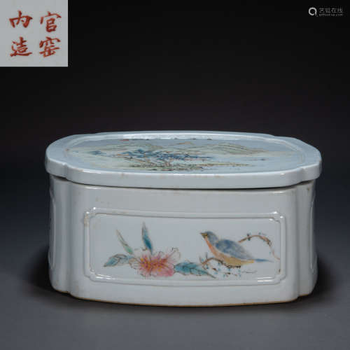 CHINESE QING DYNASTY PASTEL SQUARE BOX