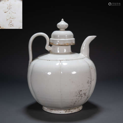 DING WARE HOLDING POT, SONG DYNASTY, CHINA