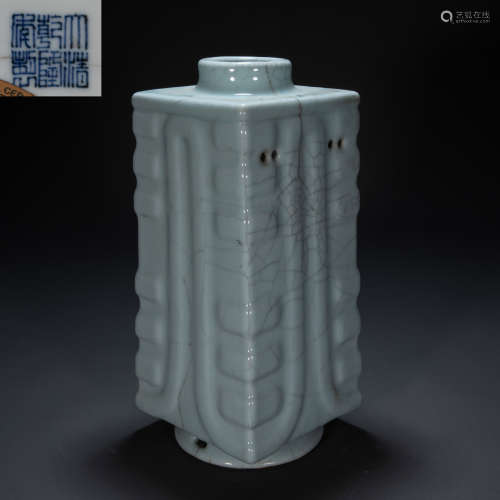 CHINESE QING DYNASTY OFFICIAL WARE SQUARE BOTTLE