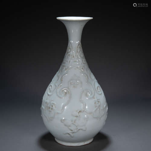 WHITE GLAZED VASE,YUAN DYNASTY, CHINA