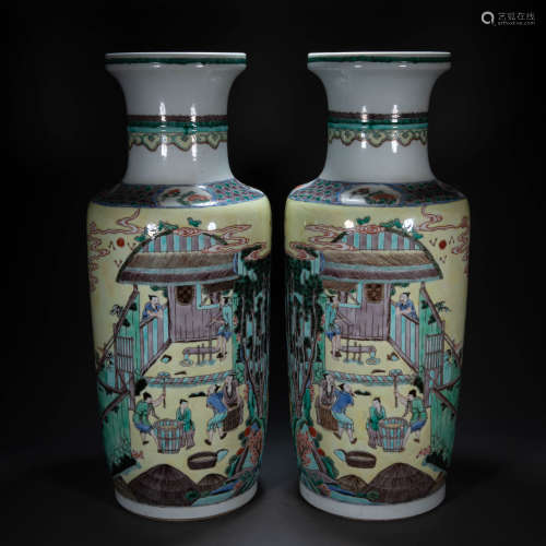 A PAIR OF CHINESE QING DYNASTY VASES