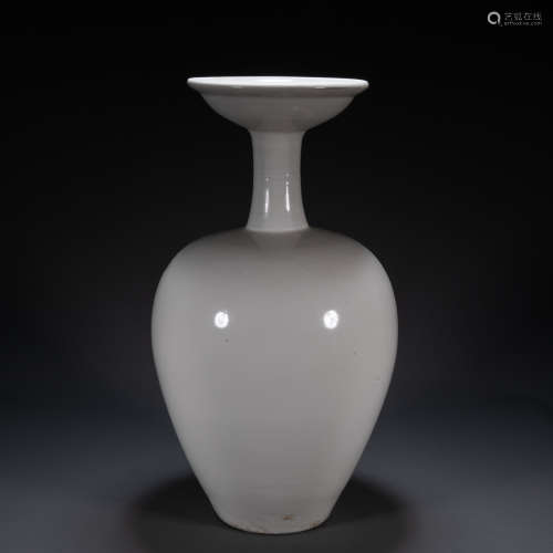 CHINESE SONG DYNASTY DING WARE VASE