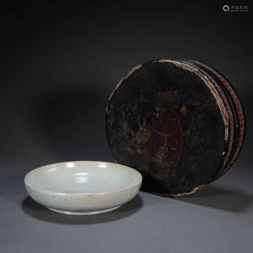 CHINESE QING DYNASTY OFFICIAL WARE DISH