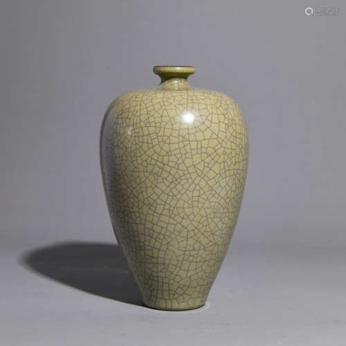 A PLUM PATTERNEDC BOTTLE OF LONGQUAN KILN