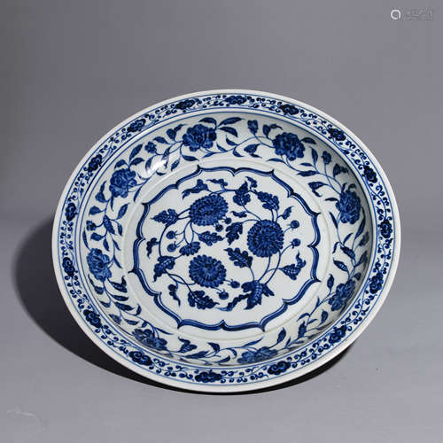 A BLUE ANDC WHITE FLOWER PATTERNEDC BIG PLATE