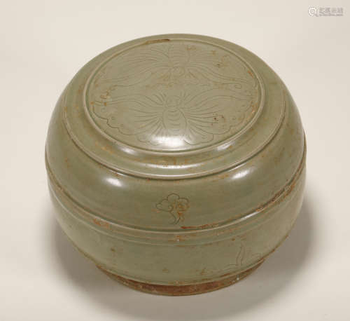 Song Dynasty - Yue Ware Round Box