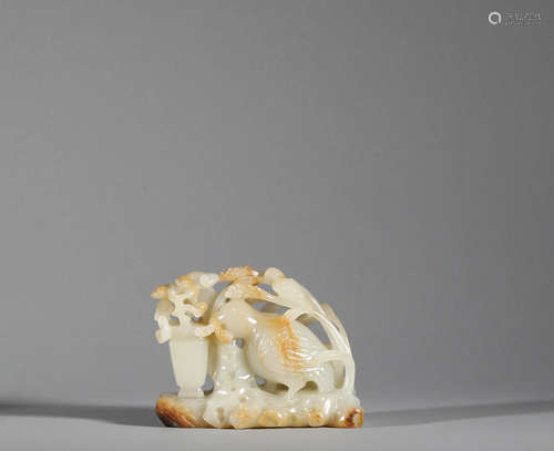 White Jade Squail Figure Ornament