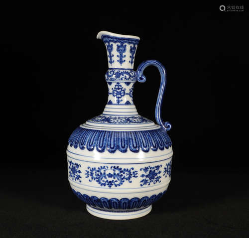 Blue and White Porcelain Holding Pot