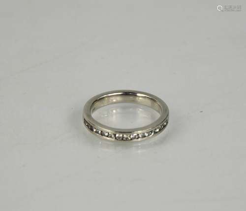 A platinum and diamond ring, size H½, 4.2g.