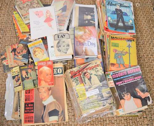 A large collection of movie and Doris day related magazines,...