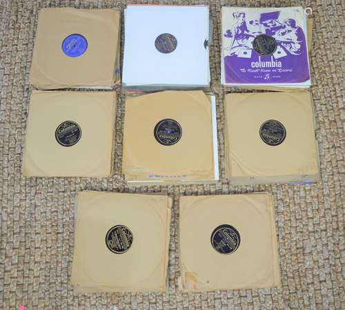 An extensive collection of 100 Doris Day 78rpm records to in...