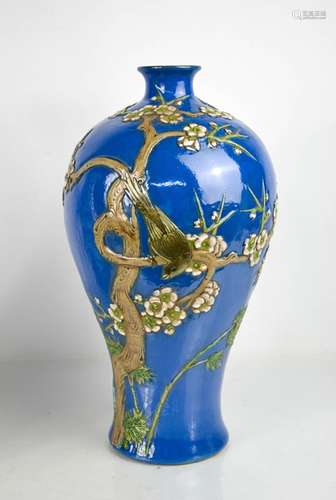 A late 18th/ early 19th century Chinese vase with blue groun...