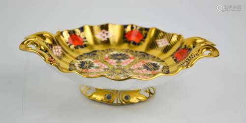 Two Royal Crown Derby scallop dishes, in the 1128 Imari patt...