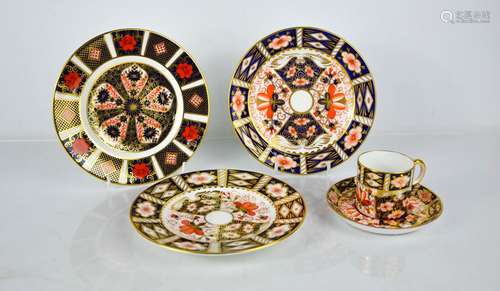 A group of Royal Crown Derby porcelain to include three plat...