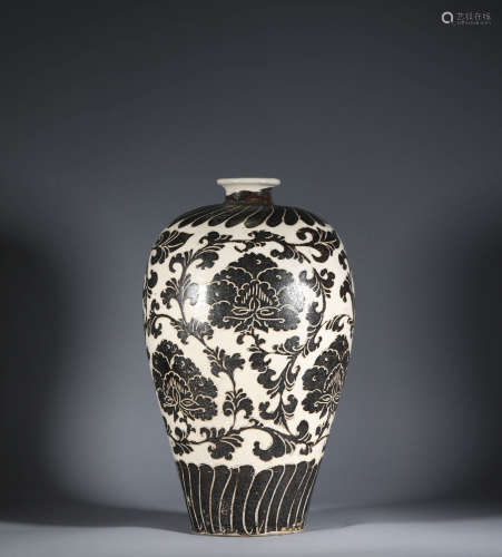 Cizhou Kiln Carved Plum Vase