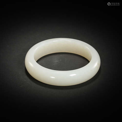 HETIAN JADE BRACELET IN QING DYNASTY, CHINA