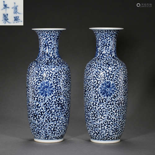 QING DYNASTY, A PAIR OF CHINESE BLUE AND WHITE PORCELAIN VAS...