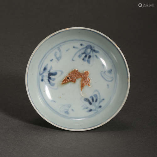 CHINESE MING DYNASTY BLUE AND WHITE PLATE