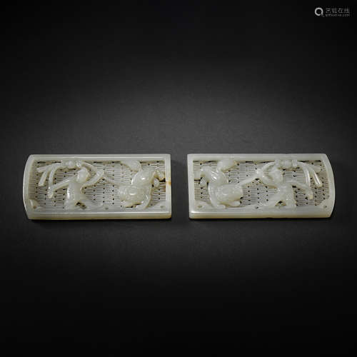 CHINESE QING DYNASTY HETIAN JADE BELT PLATE