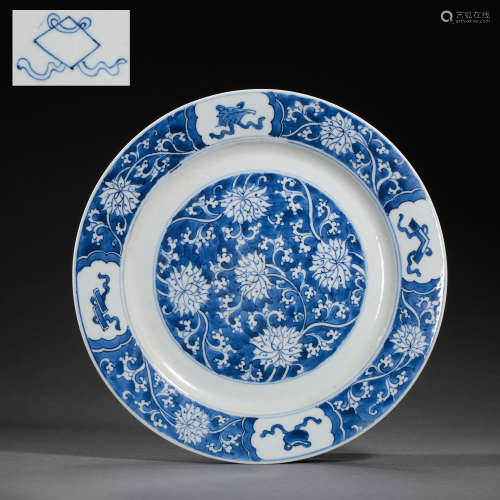 CHINESE QING DYNASTY BLUE AND WHITE PORCELAIN PLATE