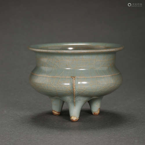 SOUTHERN SONG DYNASTY, LONGQUAN WARE CELADON FURNACE