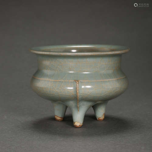 SOUTHERN SONG DYNASTY, LONGQUAN WARE CELADON FURNACE