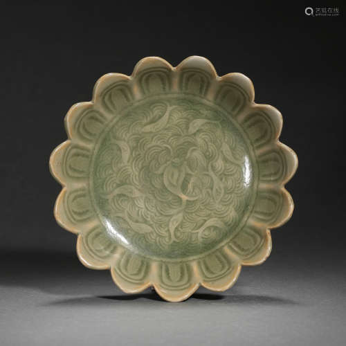 NORTHERN SONG DYNASTY, CHINESE YAOZHOU WARE FLOWER SHAPED MO...