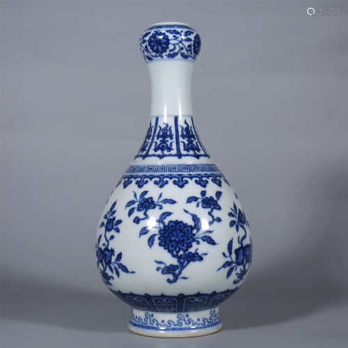 Qing-Yongzheng blue and white garlic bottle