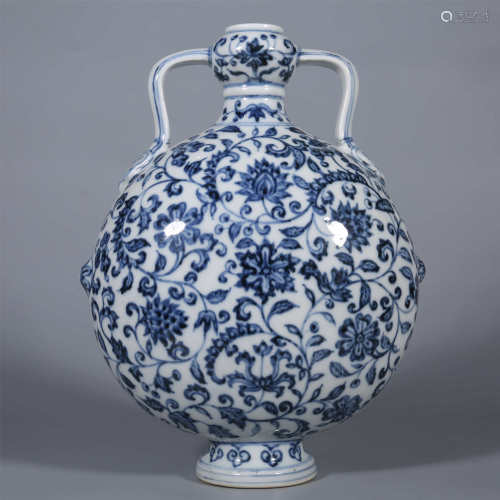 Ming Dynasty-Blue and white vase with wrapped branches and m...