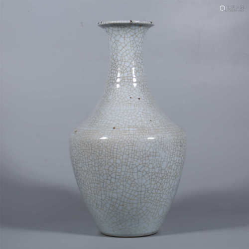 Qing-Yongzheng Celadon Vase