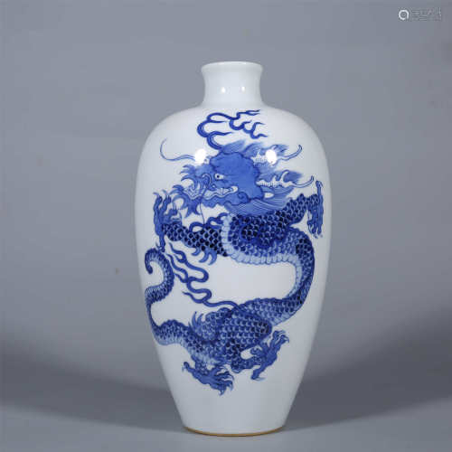 Qing-Kangxi blue and white dragon vase