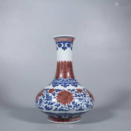 Qing-Qianlong blue and white glaze red water chestnut vase