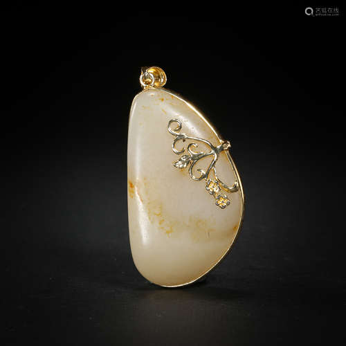 CHINESE HETIAN JADE PENDANT, QING DYNASTY