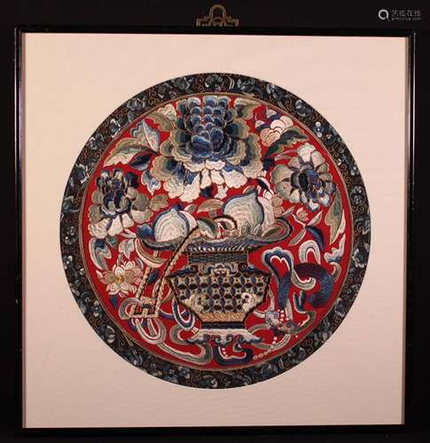 A Framed Cantonese Silk Embroidery Roundel.