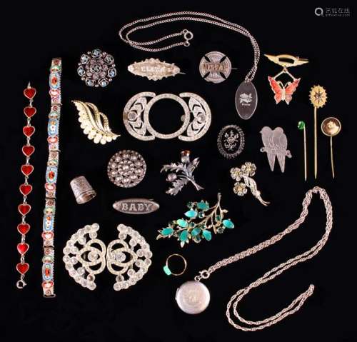 A Collection of Costume Jewellery to include two pairs of di...