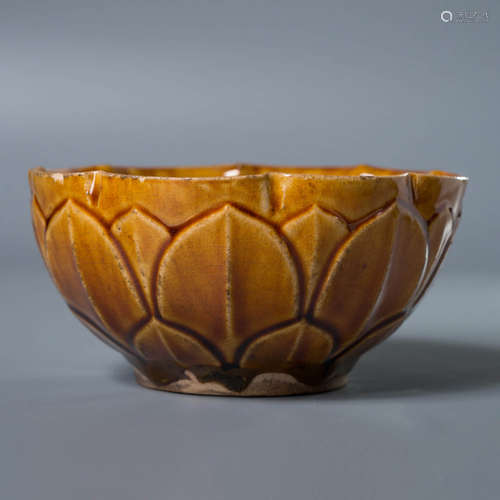 A Yellow-Glazed Lotus Petals Pattern Porcelain Cup