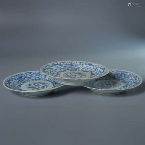 A Set of Three Blue And White Interlocking Lotus Porcelain S...