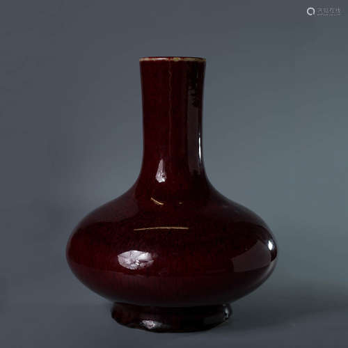 A Red-Glazed Bottle Vase, with thin Cracks on Bottom