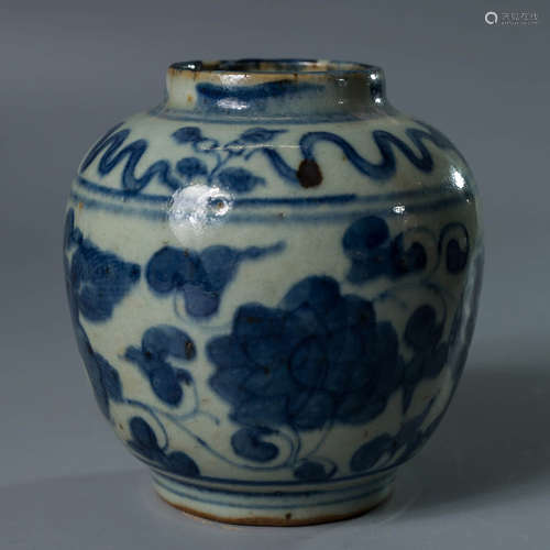 A Blue And White Interlocking Lotus Jar